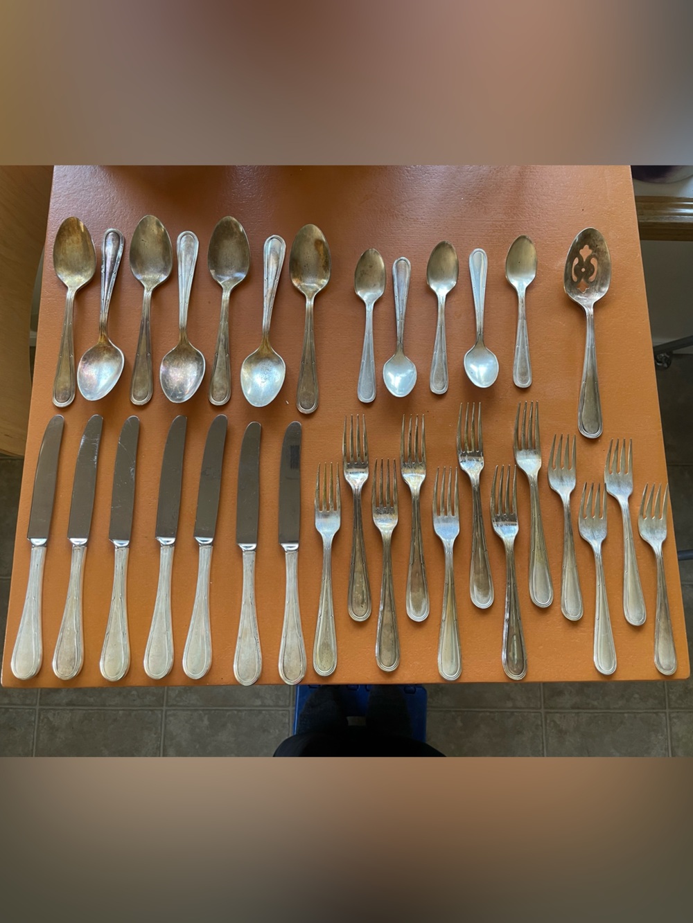 Oneida Becket Silverplated Flatware Set - Silver Dinner Forks, Knives & Spoons